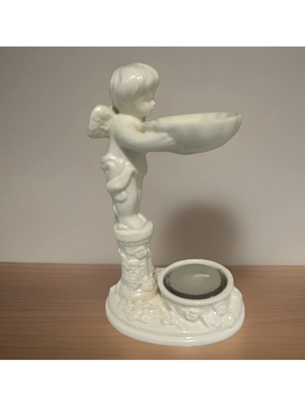 Vintage Avon 2001 Cherub Diffuser (w/ tea light candle and fragrance)